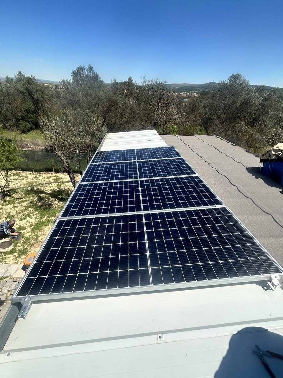 Fethiye'de Bağımsız (Off-Grid) Güneş Enerjisi Sistemi — Muğla Fethiye off-grid güneş enerjisi sistemi fotoğrafı