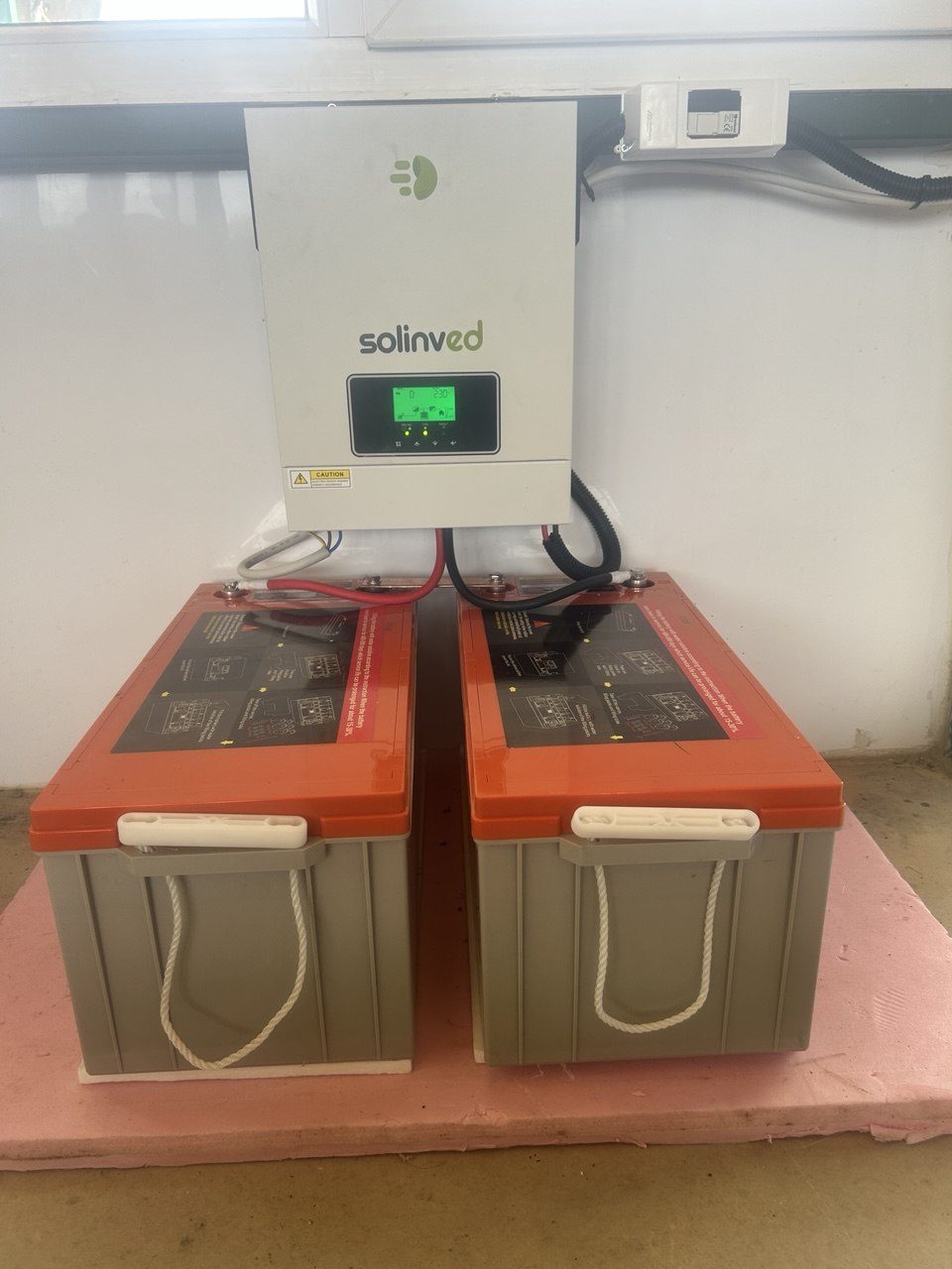 Fethiye'de Bağımsız (Off-Grid) Güneş Enerjisi Sistemi — Muğla Fethiye off-grid güneş enerjisi sistemi fotoğrafı