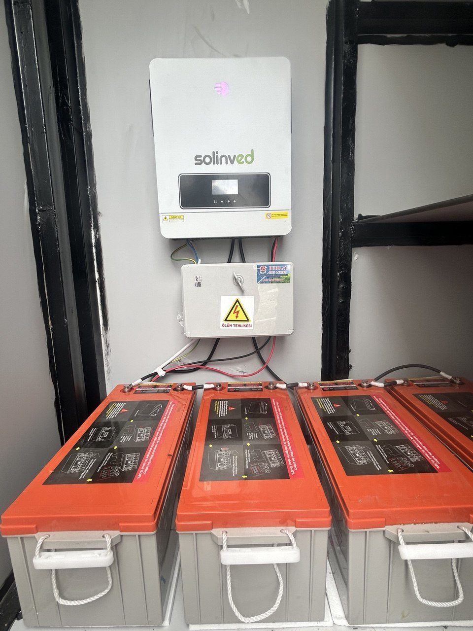 Saruhanlı'de Bağımsız (Off-Grid) Güneş Enerjisi Sistemi — Manisa Saruhanlı off-grid güneş enerjisi sistemi fotoğrafı