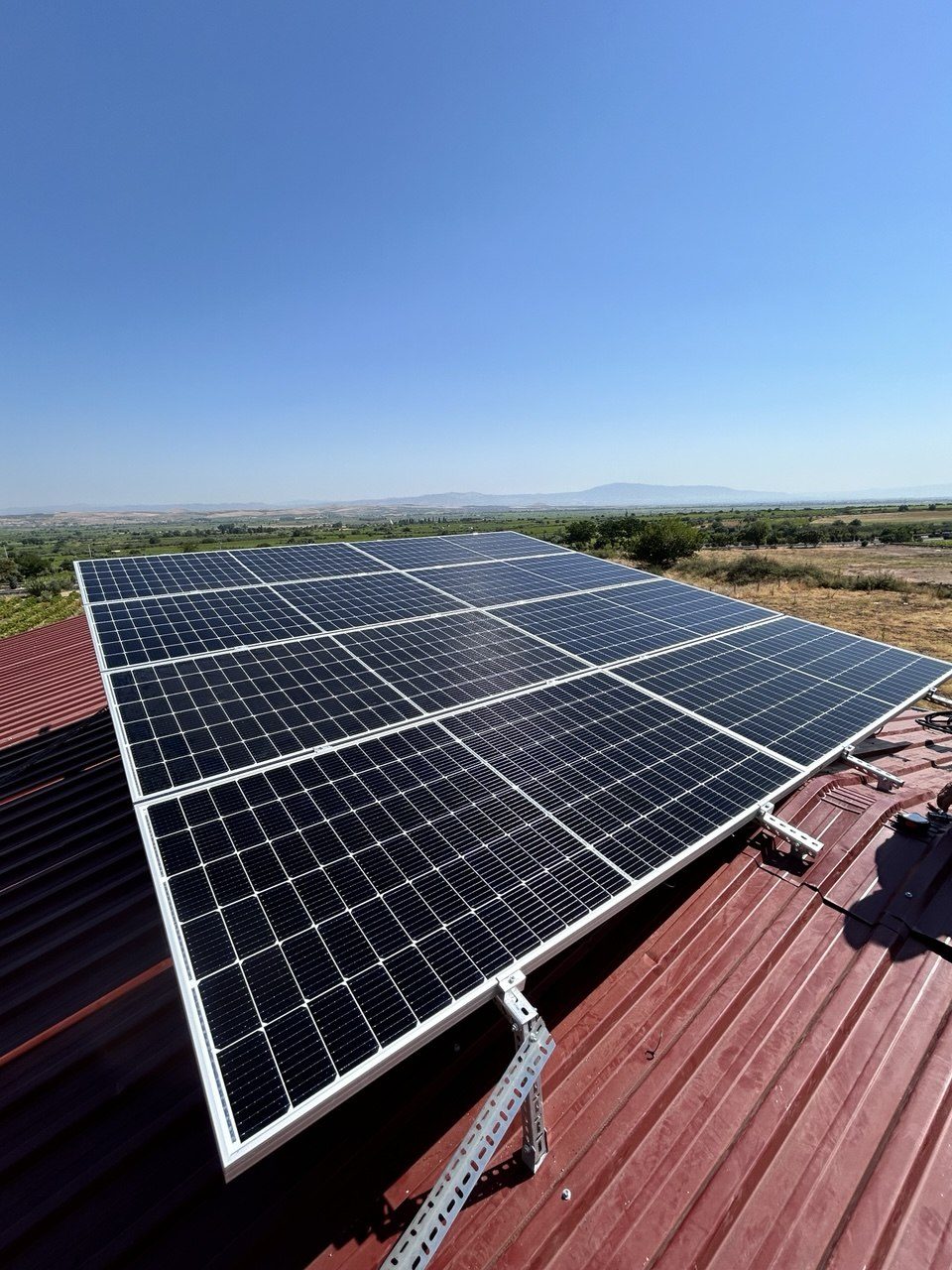 Salihli'de Bağımsız (Off-Grid) Güneş Enerjisi Sistemi — Manisa Salihli off-grid güneş enerjisi sistemi fotoğrafı