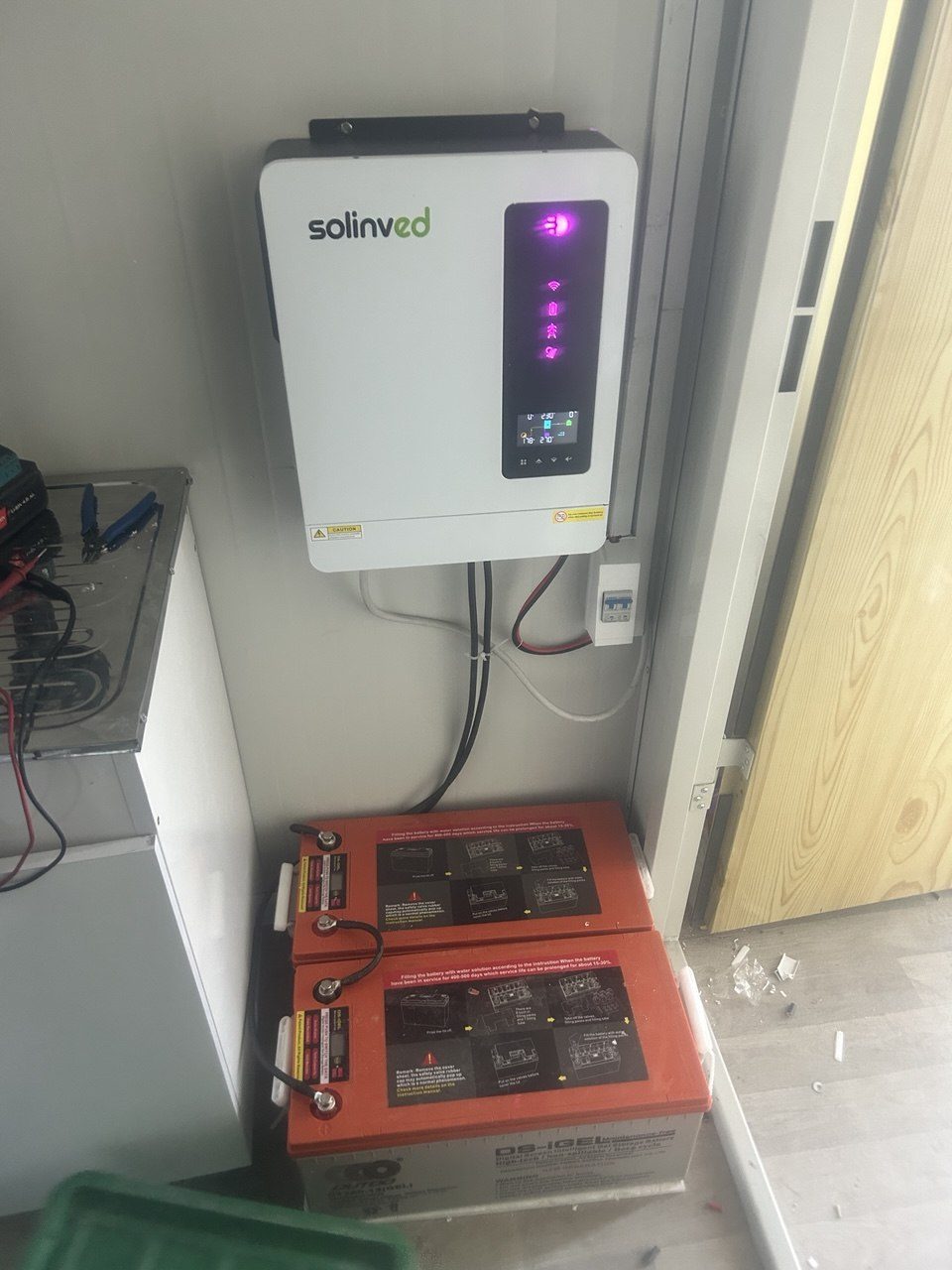 Fethiye'de Bağımsız (Off-Grid) Güneş Enerjisi Sistemi — Muğla Fethiye off-grid güneş enerjisi sistemi fotoğrafı