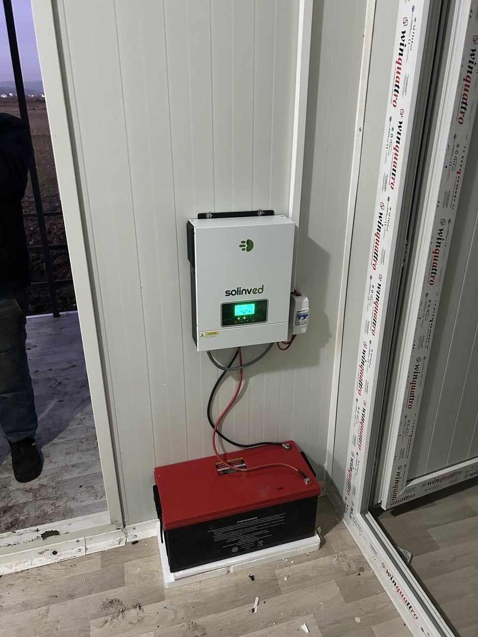 Muradiye'de Bağımsız (Off-Grid) Güneş Enerjisi Sistemi — Manisa Muradiye off-grid güneş enerjisi sistemi fotoğrafı