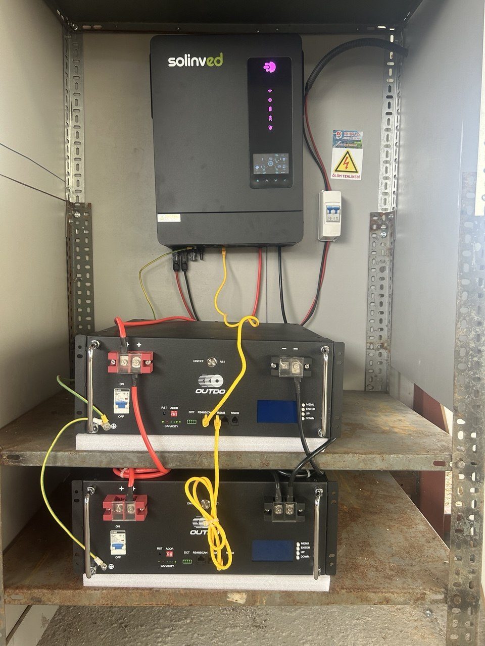 Muradiye'de Bağımsız (Off-Grid) Güneş Enerjisi Sistemi — Manisa Muradiye off-grid güneş enerjisi sistemi fotoğrafı