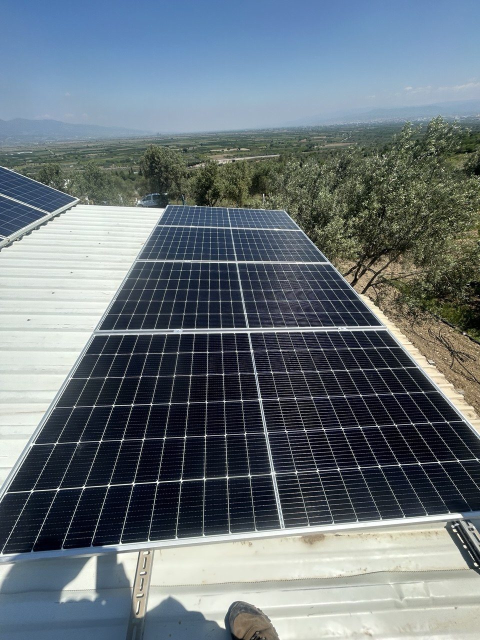 Turgutlu'de Bağımsız (Off-Grid) Güneş Enerjisi Sistemi — Manisa Turgutlu off-grid güneş enerjisi sistemi fotoğrafı