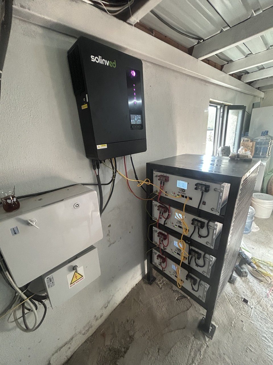 Muradiye'de Bağımsız (Off-Grid) Güneş Enerjisi Sistemi — Manisa Muradiye off-grid güneş enerjisi sistemi fotoğrafı