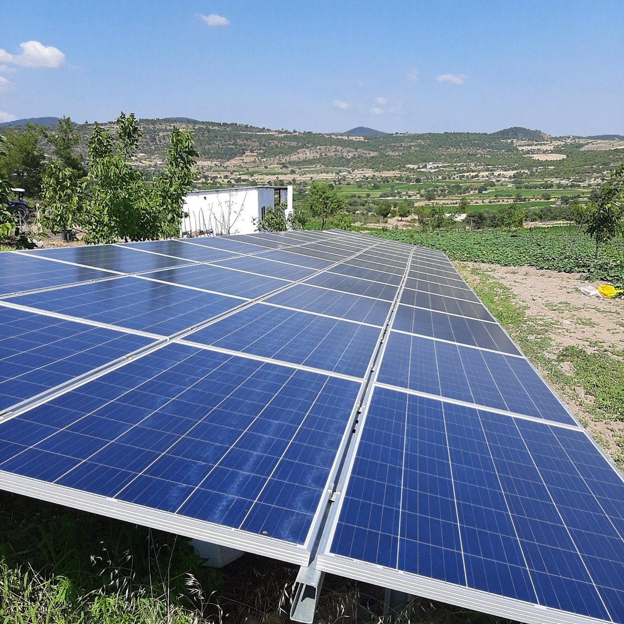 Örencik Köyü 7.5 HP Güneş Enerjili Sulama Sistemi — Manisa Örencik Köyü güneş enerjili sulama sistemi fotoğrafı