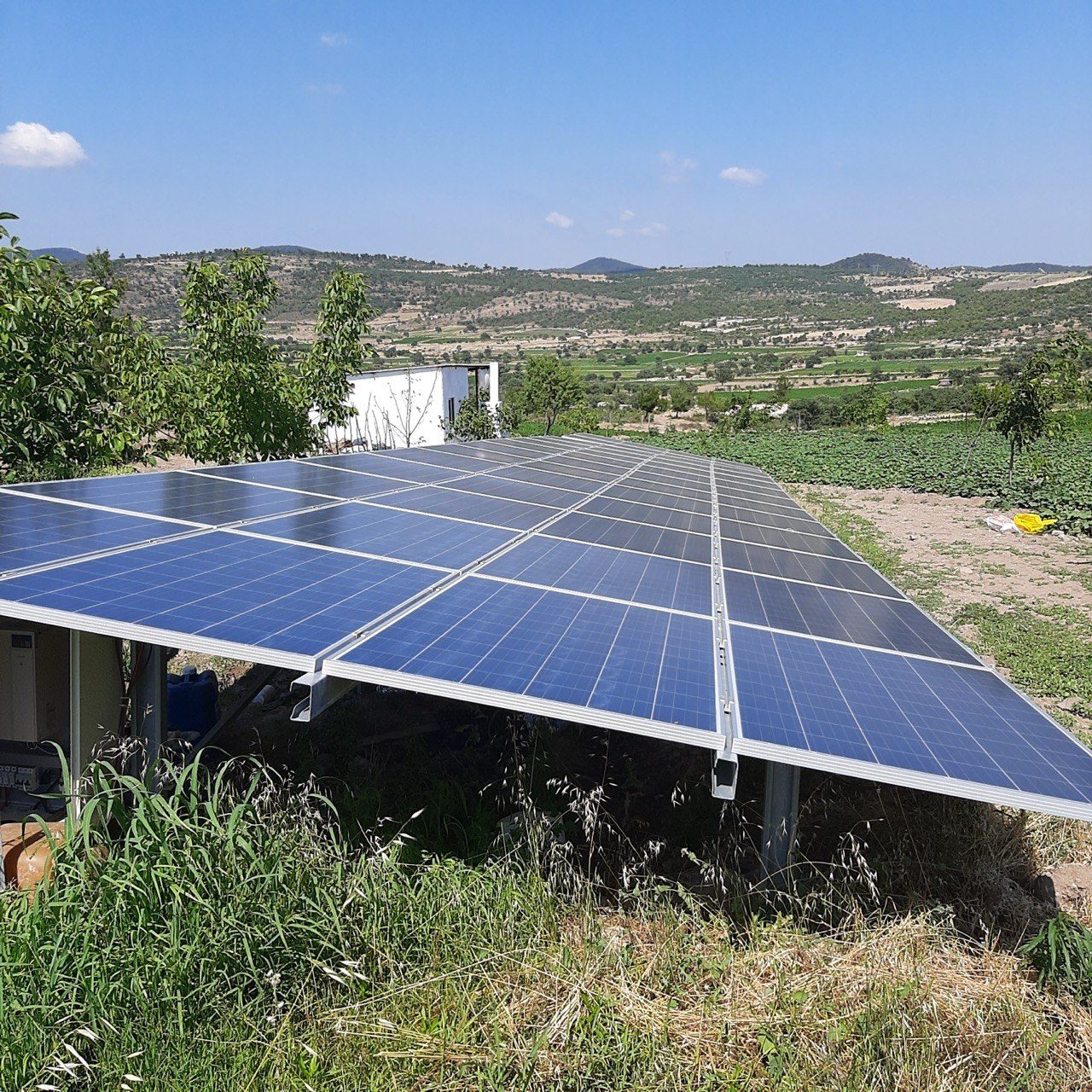 Örencik Köyü 7.5 HP Güneş Enerjili Sulama Sistemi — Manisa Örencik Köyü güneş enerjili sulama sistemi fotoğrafı