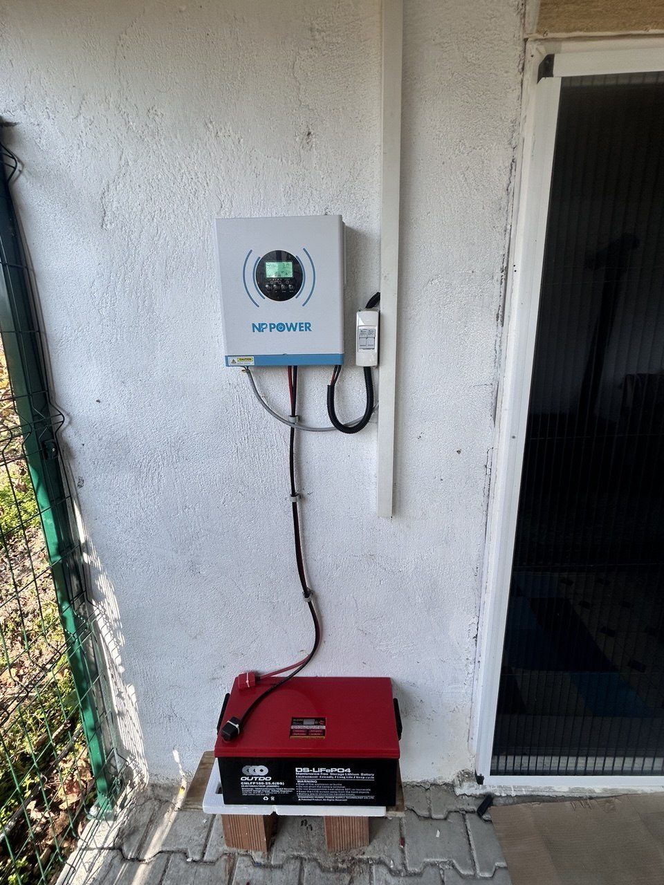 Salihli'de Bağımsız (Off-Grid) Güneş Enerjisi Sistemi — Manisa Salihli off-grid güneş enerjisi sistemi fotoğrafı