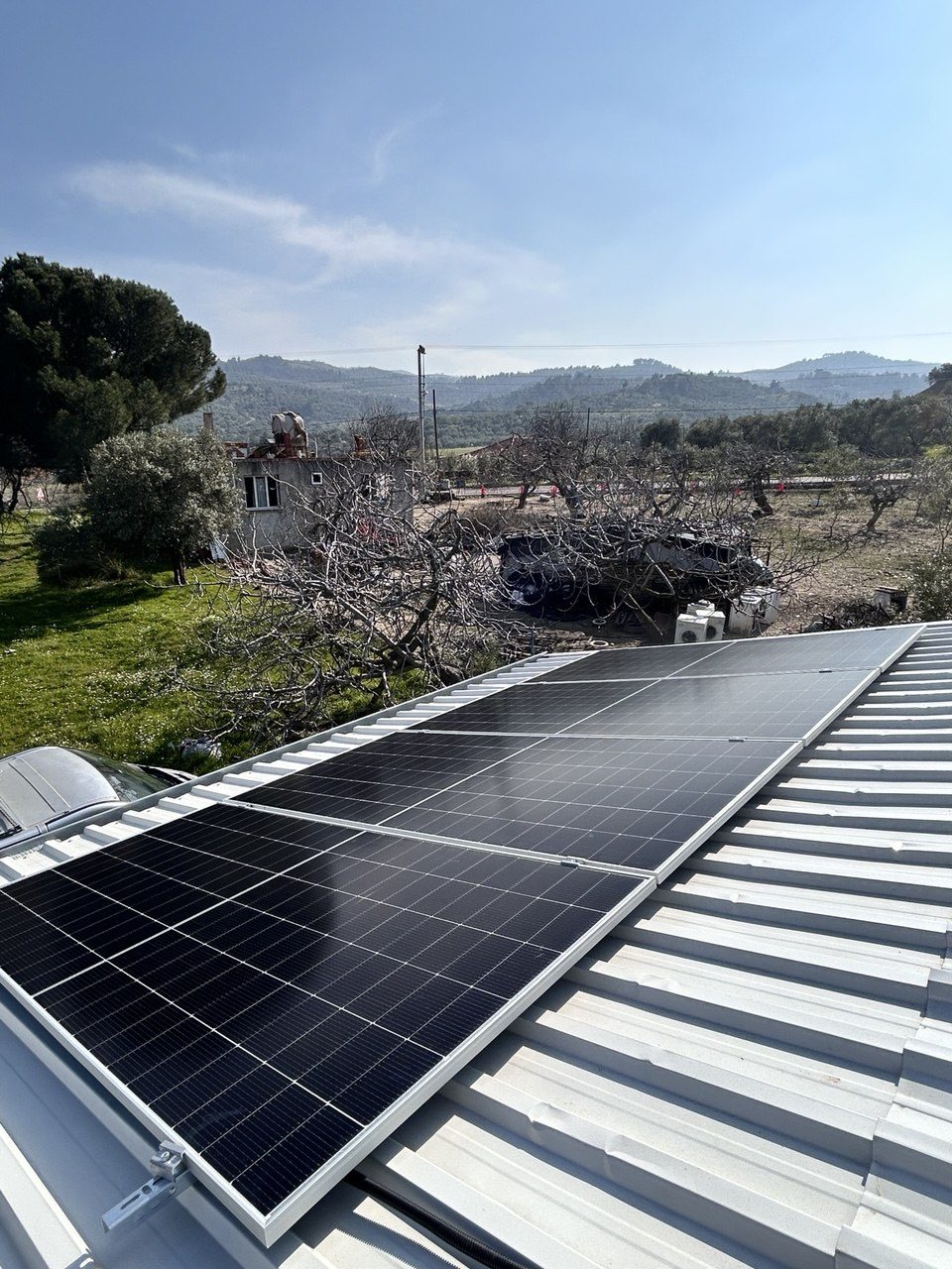 Turgutlu'de Bağımsız (Off-Grid) Güneş Enerjisi Sistemi — Manisa Turgutlu off-grid güneş enerjisi sistemi fotoğrafı