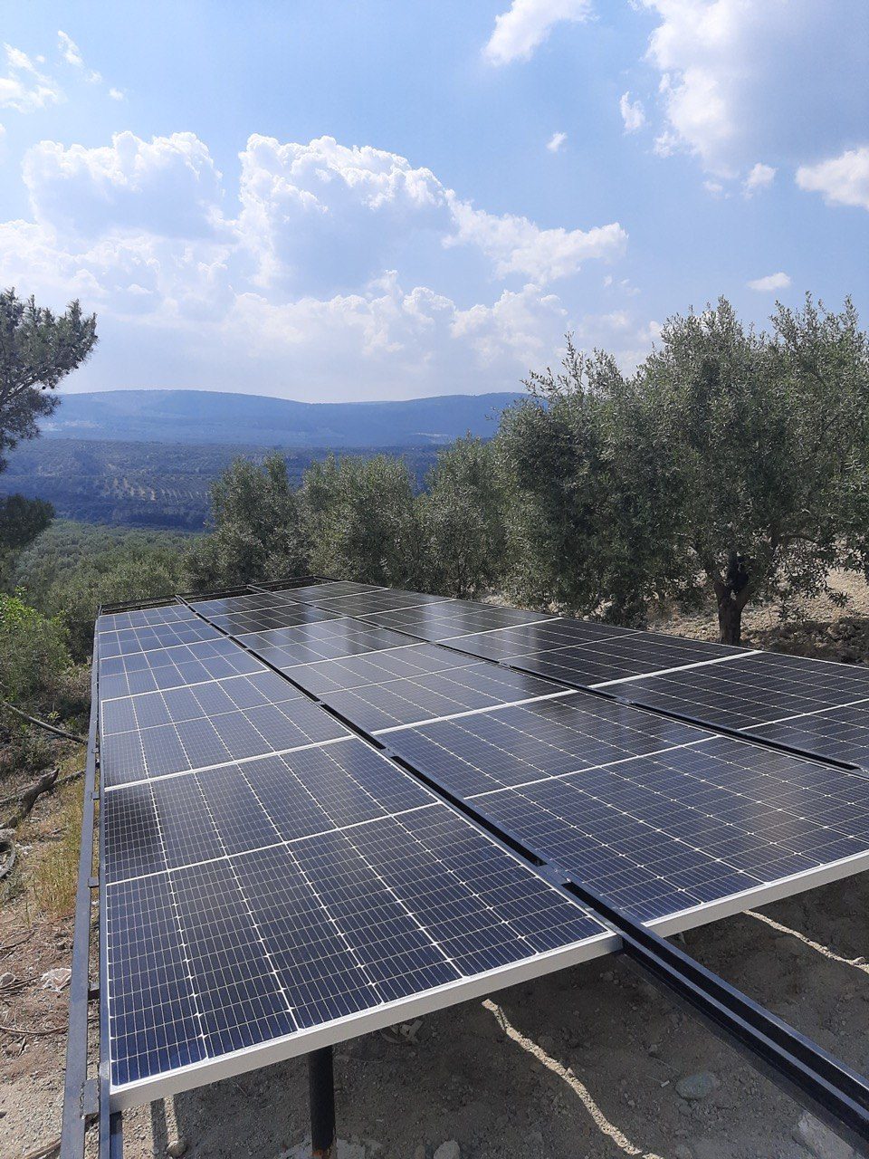 Zeytinliova Köyü 10 HP Güneş Enerjili Sulama Sistemi — Manisa Zeytinliova Köyü güneş enerjili sulama sistemi fotoğrafı