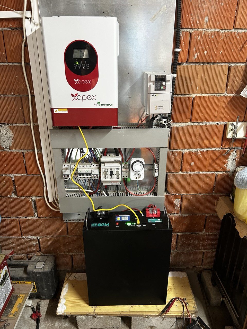 Akhisar'de Bağımsız (Off-Grid) Güneş Enerjisi Sistemi — Manisa Akhisar off-grid güneş enerjisi sistemi fotoğrafı