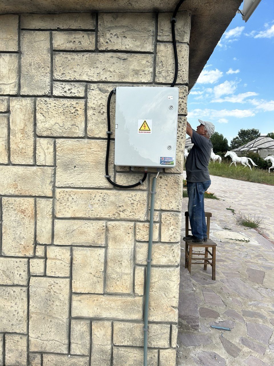 Obasya'de 2 HP Güneş Enerjili Sulama Sistemi — Manisa Obasya güneş enerjili sulama sistemi fotoğrafı
