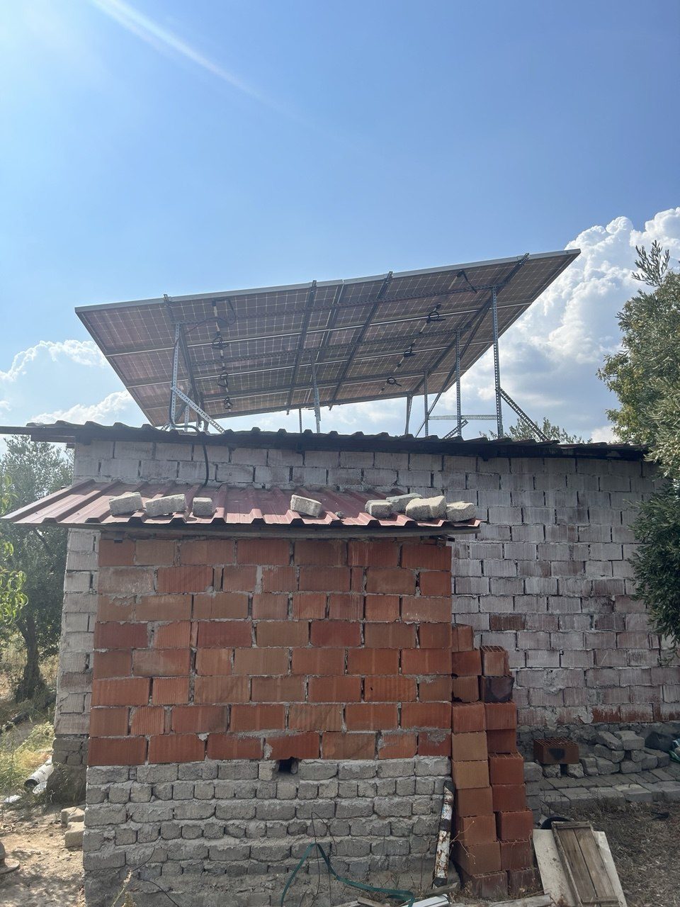 Menderes'de 3 HP Güneş Enerjili Sulama Sistemi — İzmir Menderes güneş enerjili sulama sistemi fotoğrafı