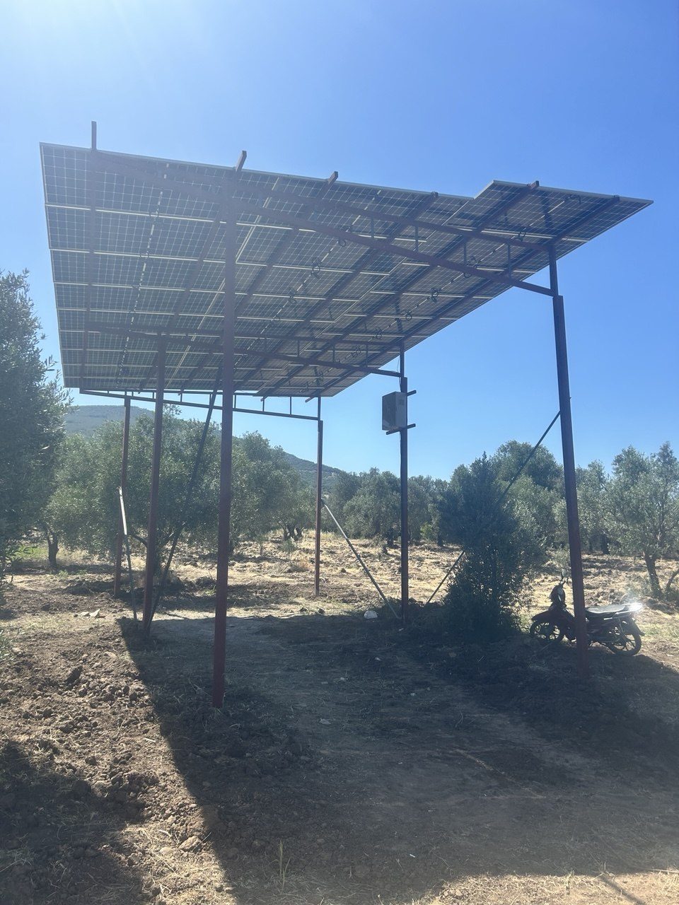 Akhisar'de 12.5 HP Güneş Enerjili Sulama Sistemi — Manisa Akhisar güneş enerjili sulama sistemi fotoğrafı
