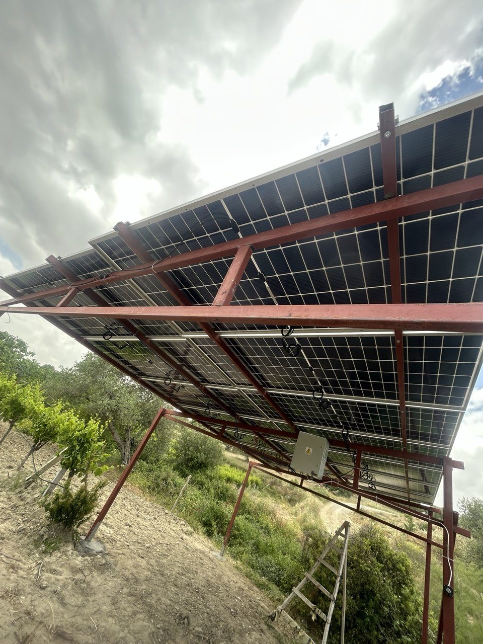 Akhisar'de 5.5 HP Güneş Enerjili Sulama Sistemi — Manisa Akhisar güneş enerjili sulama sistemi fotoğrafı