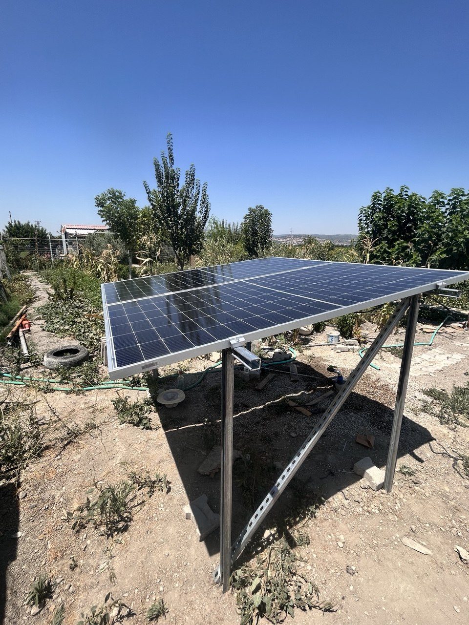 Foça'de DC Pompalı Güneş Enerjili Sulama Sistemi — İzmir Foça güneş enerjili sulama sistemi fotoğrafı