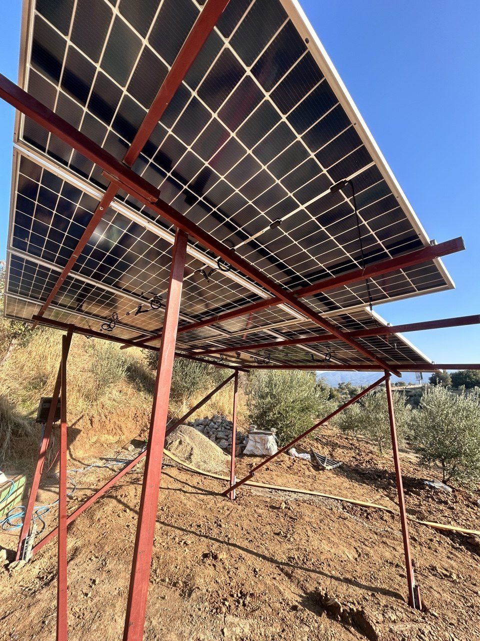 Kemalpaşa'de DC Pompalı Güneş Enerjili Sulama Sistemi — İzmir Kemalpaşa güneş enerjili sulama sistemi fotoğrafı