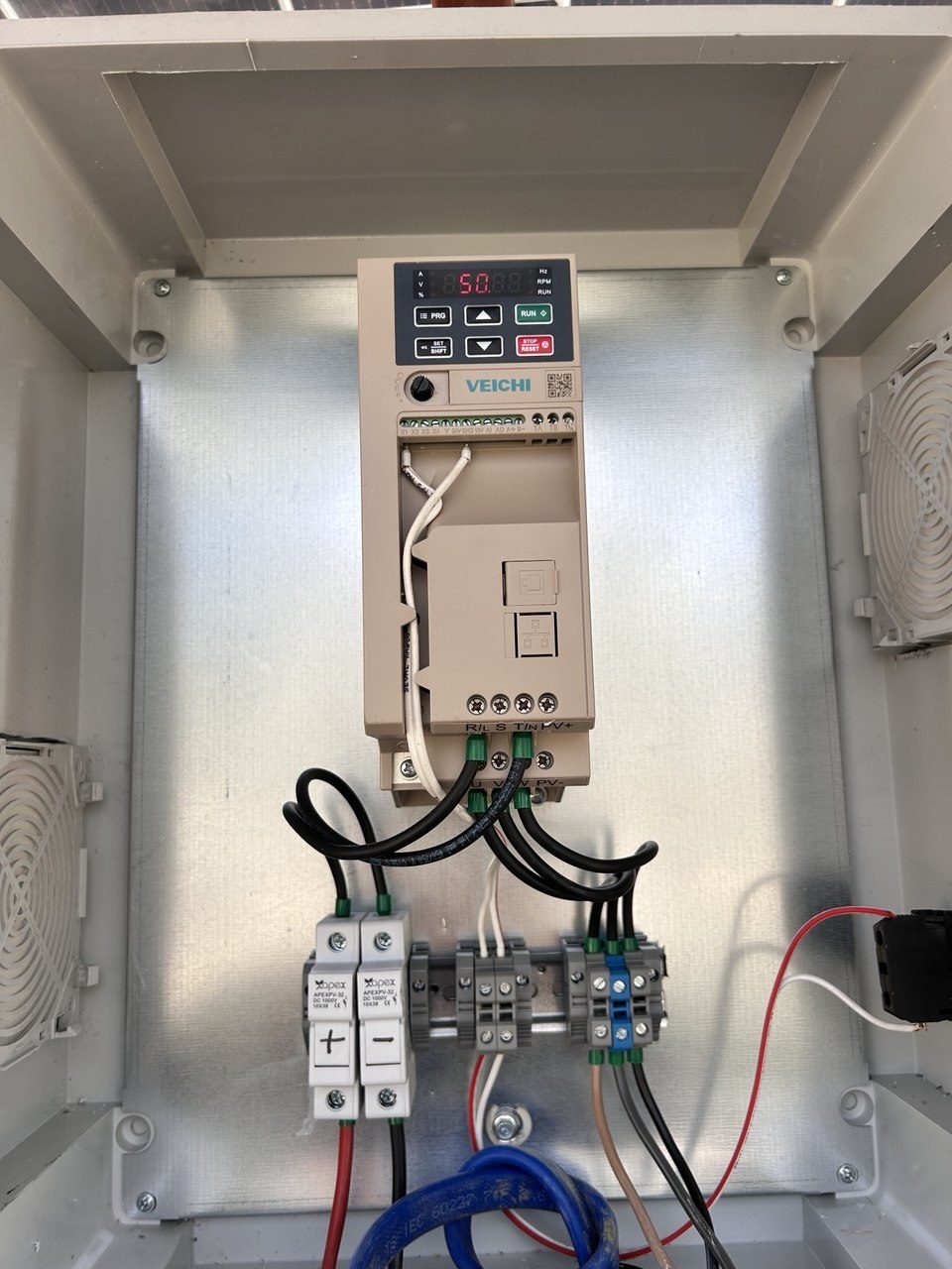 Saruhanlı'de 5.5 HP Güneş Enerjili Sulama Sistemi — Manisa Saruhanlı güneş enerjili sulama sistemi fotoğrafı
