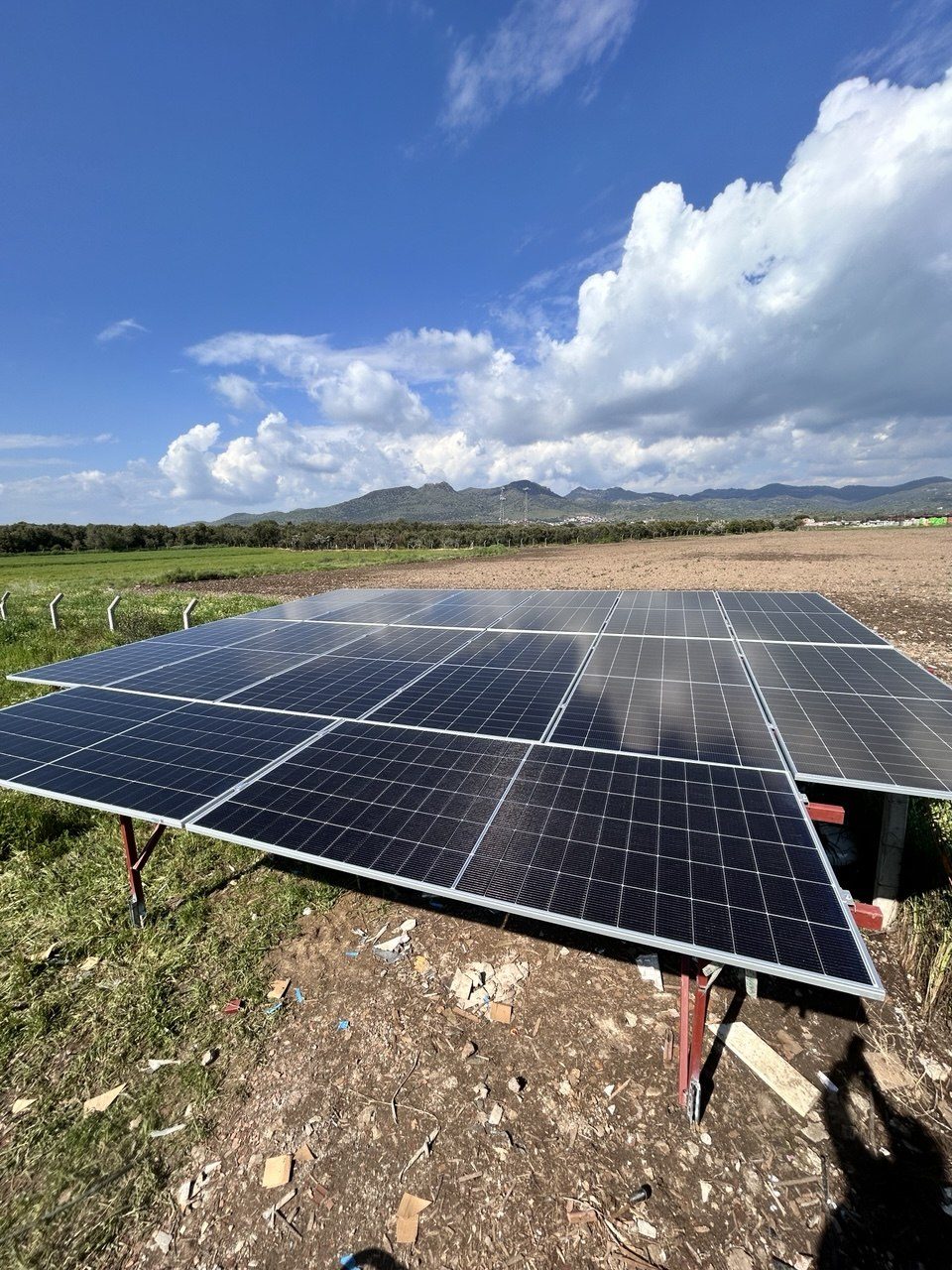 Dikili'de Güneş Enerjili Derin Kuyu ve Hidrafor Sulama Sistemi — İzmir Dikili güneş enerjili sulama sistemi fotoğrafı