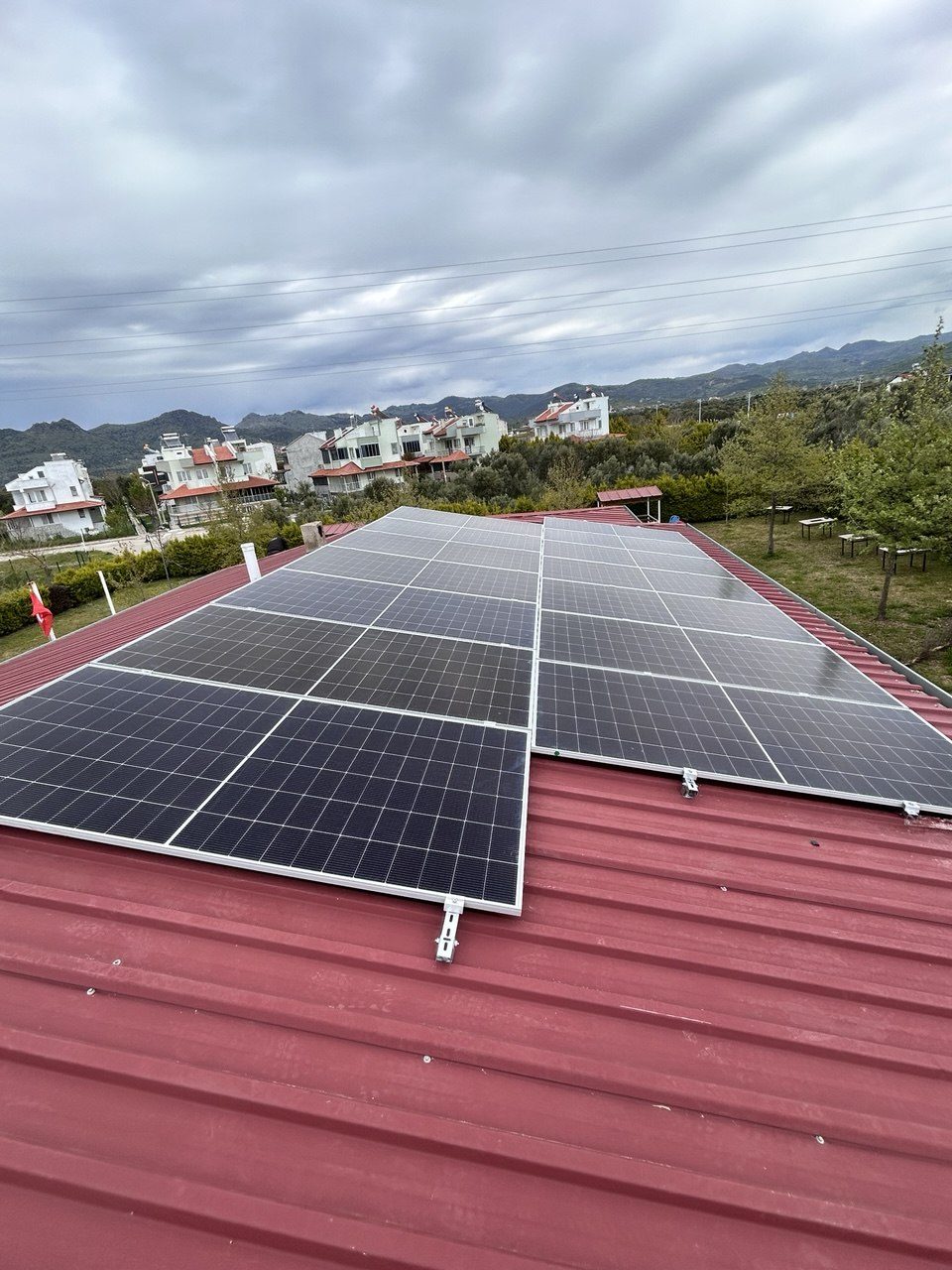 Dikili'de Güneş Enerjili Derin Kuyu ve Hidrafor Sulama Sistemi — İzmir Dikili güneş enerjili sulama sistemi fotoğrafı