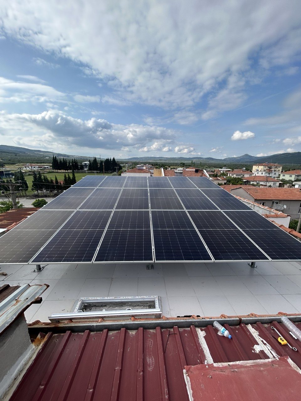 Akhisar'de 10 kW Hibrit Hibrit Sistem — Manisa Akhisar güneş enerjisi sistemi fotoğrafı