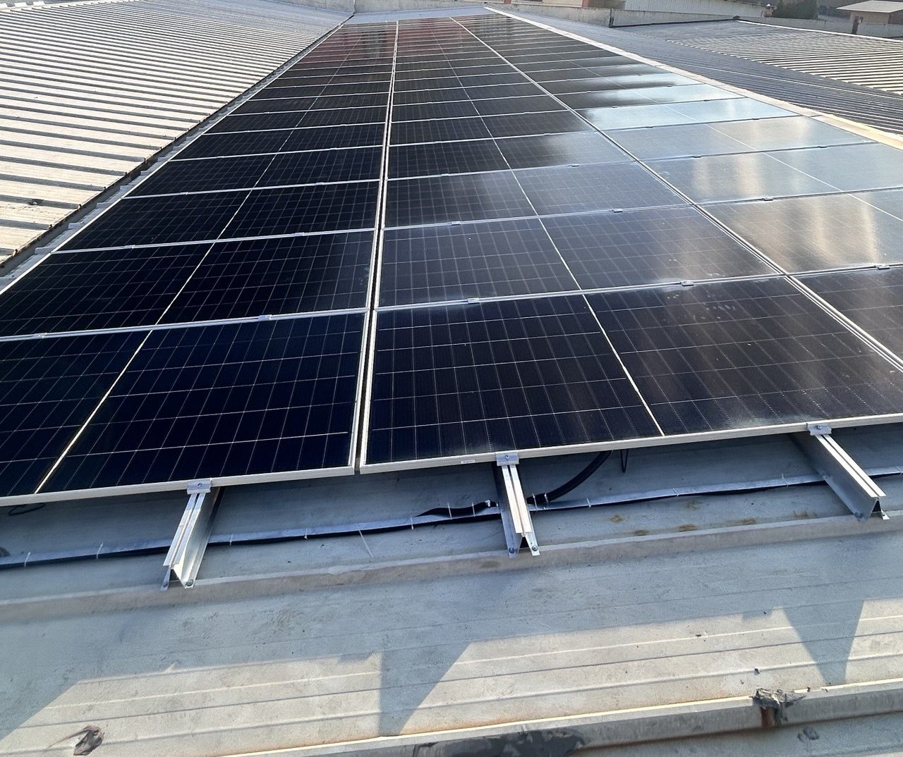 Manisa'de 50 kW Şebekeye Bağlı Sistem — Manisa Manisa güneş enerjisi sistemi fotoğrafı