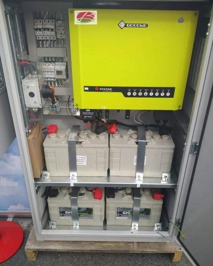 Foça'de Bağımsız (Off-Grid) Güneş Enerjisi Sistemi — İzmir Foça off-grid güneş enerjisi sistemi fotoğrafı