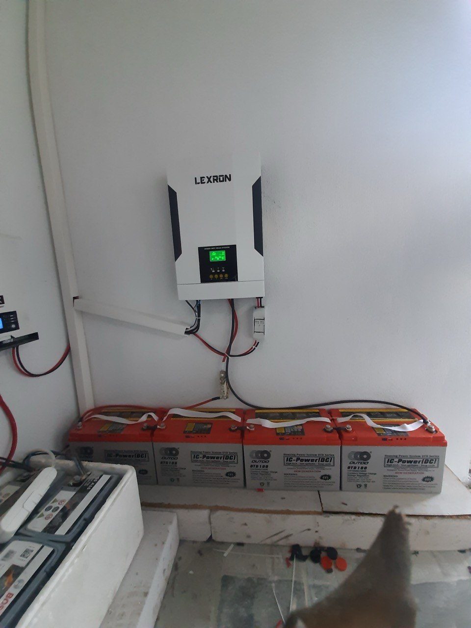 Muradiye'de Bağımsız (Off-Grid) Güneş Enerjisi Sistemi — Manisa Muradiye off-grid güneş enerjisi sistemi fotoğrafı