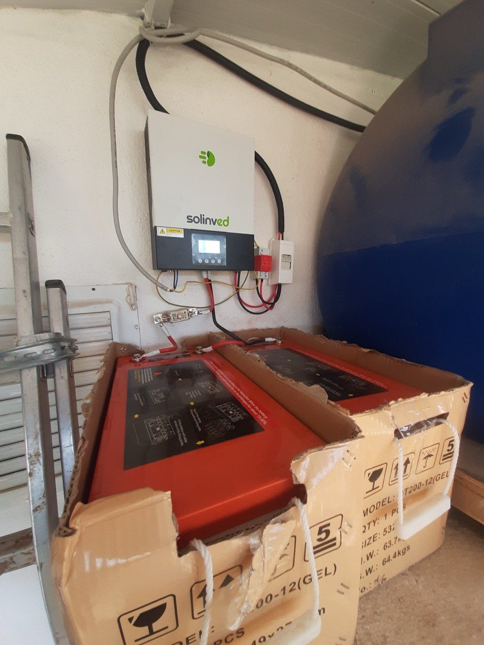 Muradiye'de Bağımsız (Off-Grid) Güneş Enerjisi Sistemi — Manisa Muradiye off-grid güneş enerjisi sistemi fotoğrafı
