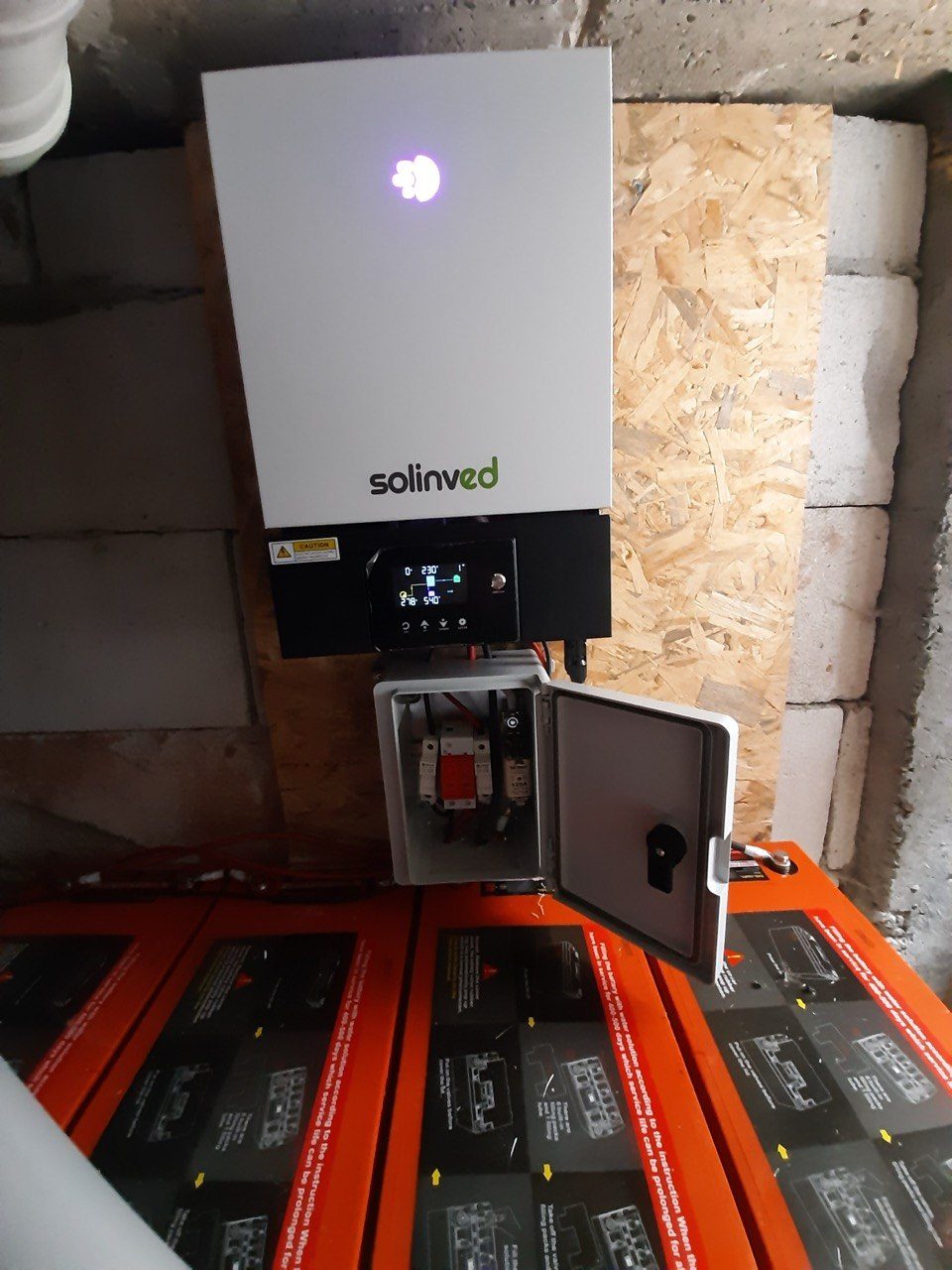 Payamlı'de Bağımsız (Off-Grid) Güneş Enerjisi Sistemi — İzmir Payamlı off-grid güneş enerjisi sistemi fotoğrafı
