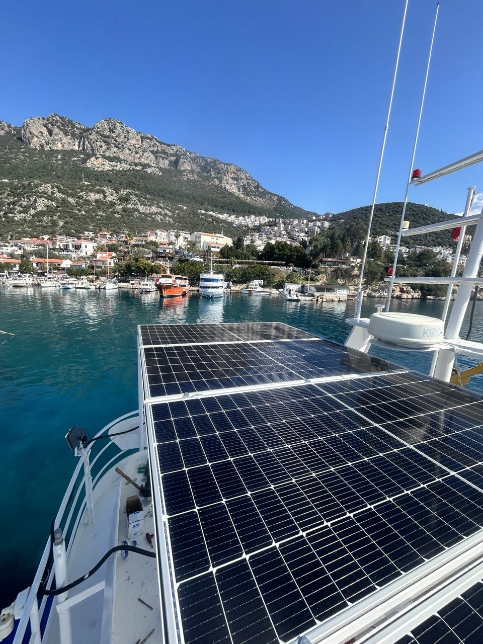Payamlı'de Bağımsız (Off-Grid) Güneş Enerjisi Sistemi — İzmir Payamlı off-grid güneş enerjisi sistemi fotoğrafı