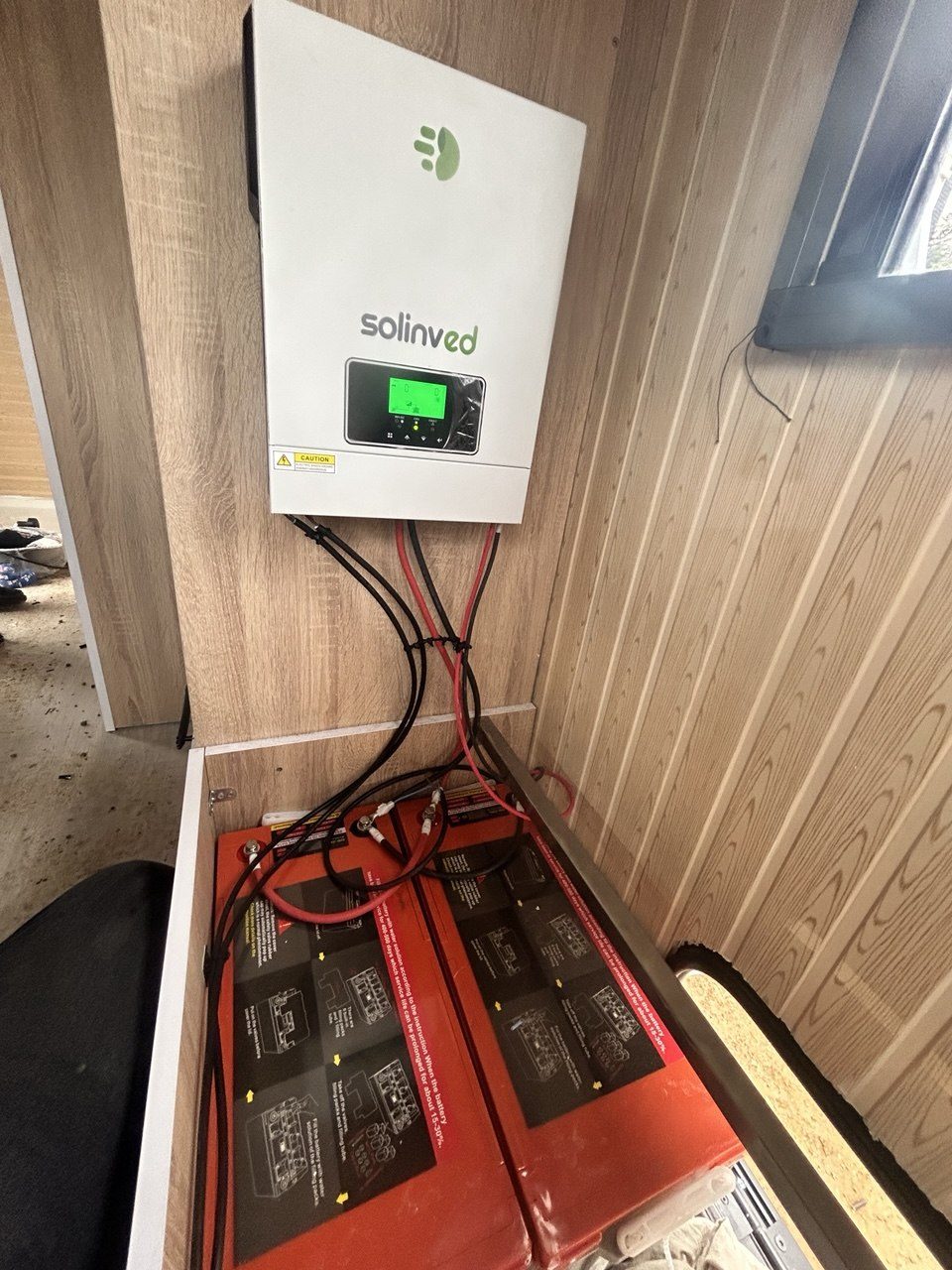 Payamlı'de Bağımsız (Off-Grid) Güneş Enerjisi Sistemi — İzmir Payamlı off-grid güneş enerjisi sistemi fotoğrafı