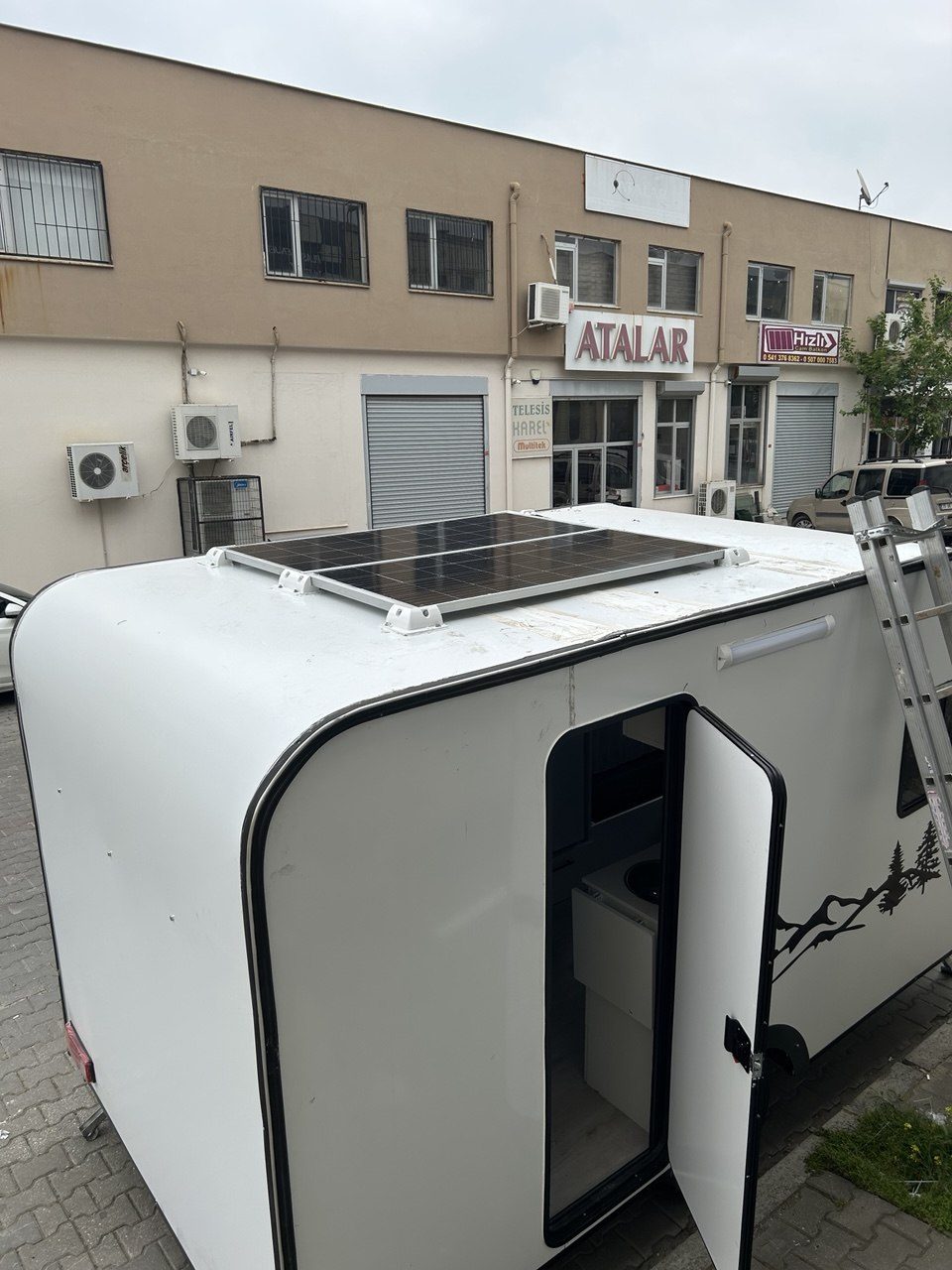 Payamlı'de Bağımsız (Off-Grid) Güneş Enerjisi Sistemi — İzmir Payamlı off-grid güneş enerjisi sistemi fotoğrafı