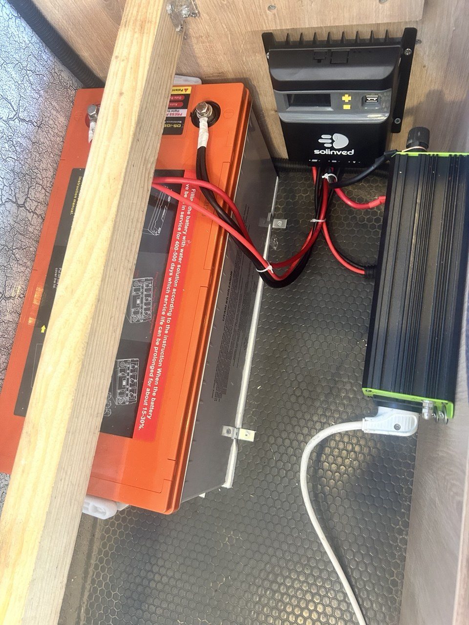 Karavan ve Tekne Off-Grid Güneş Enerjisi Montajlarımız — Ege Bölgesi Karavan ve Tekne off-grid güneş enerjisi sistemi fotoğrafı