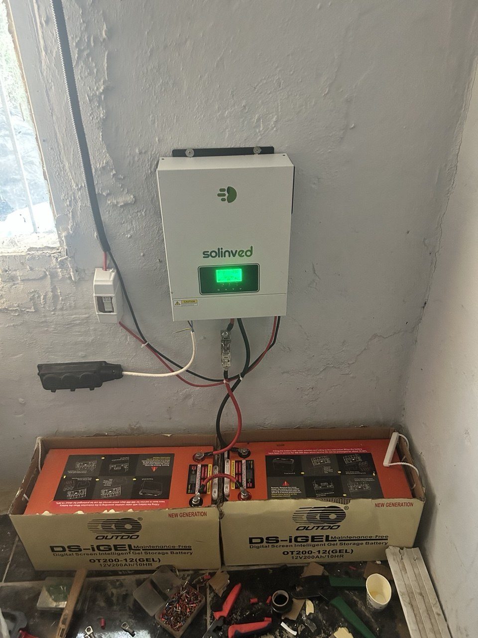 Muradiye'de Bağımsız (Off-Grid) Güneş Enerjisi Sistemi — Manisa Muradiye off-grid güneş enerjisi sistemi fotoğrafı