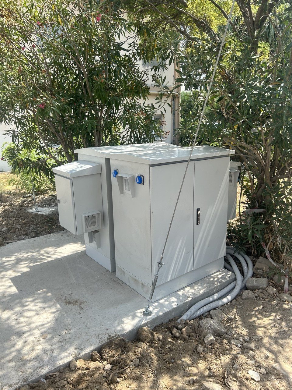 Muradiye'de Bağımsız (Off-Grid) Güneş Enerjisi Sistemi — Manisa Muradiye off-grid güneş enerjisi sistemi fotoğrafı