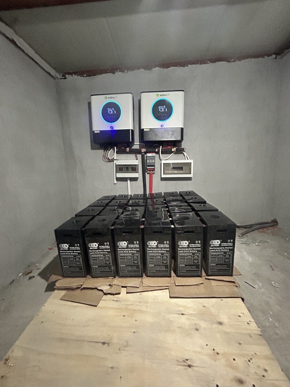 Muradiye'de Bağımsız (Off-Grid) Güneş Enerjisi Sistemi — Manisa Muradiye off-grid güneş enerjisi sistemi fotoğrafı